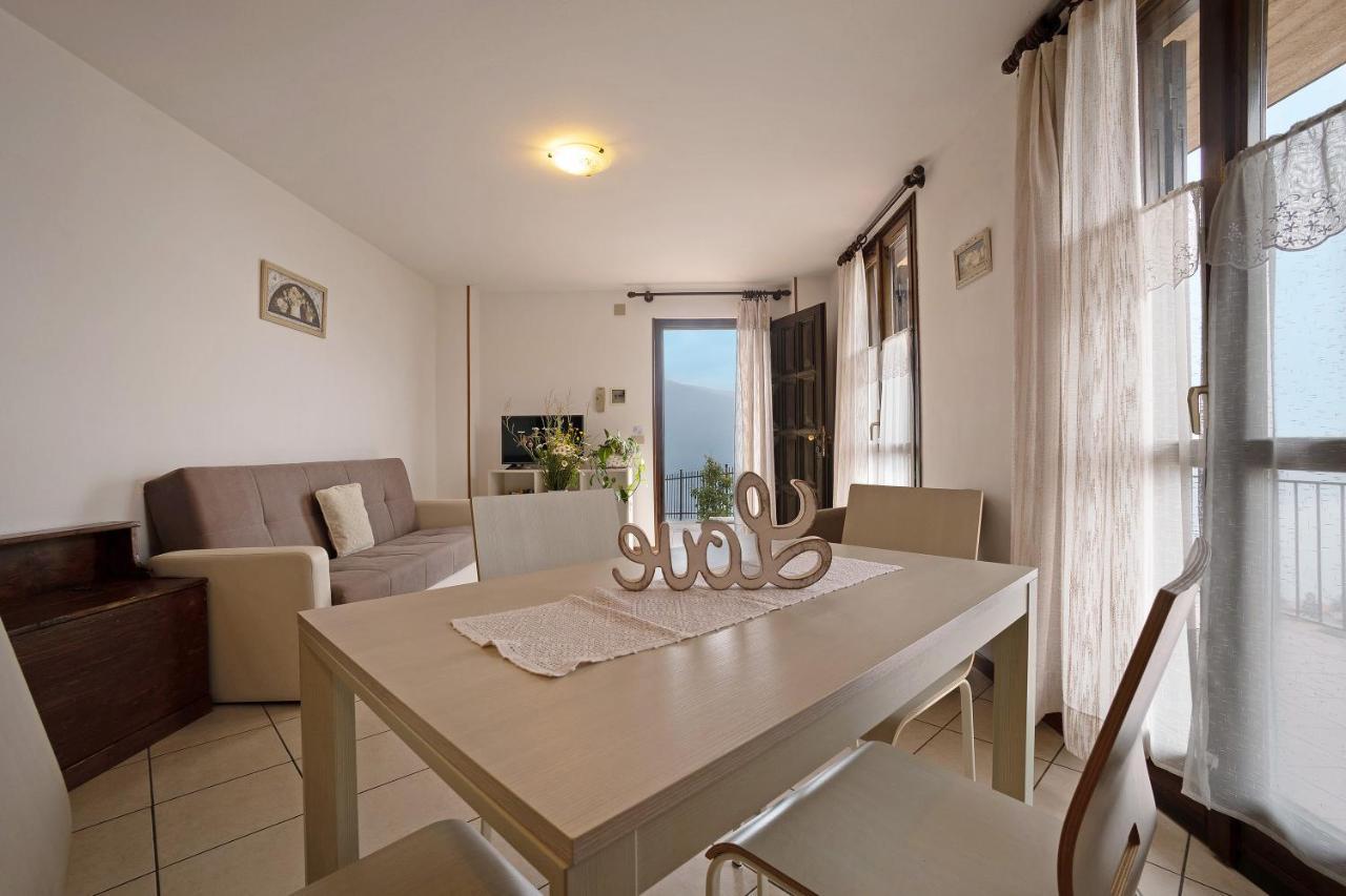 דירות טיניאלה Stella Del Garda 2 Con Terrazza מראה חיצוני תמונה